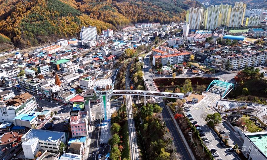 1. 태백시 눈축제 기간 타워브릿지 이용객 급증…도심 이동 편의·주차 분산 효과.JPG