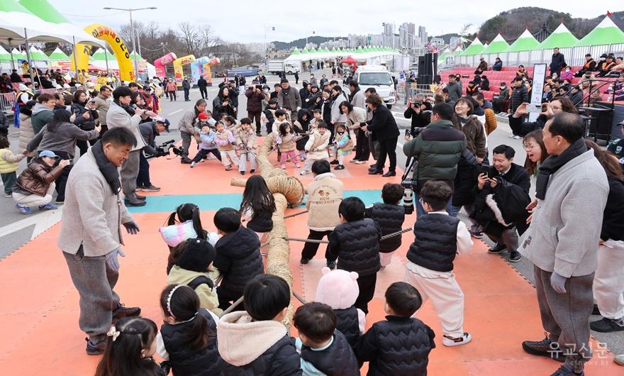 애기속닥기줄다리기1.JPG