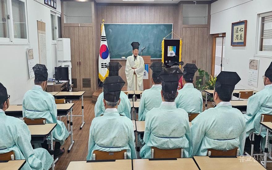 정태우 유도회장이 인사를 하고 있다.(수정).jpg