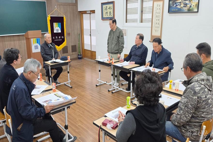김세영 자문이 인사를 하고 있다.(수정).jpg
