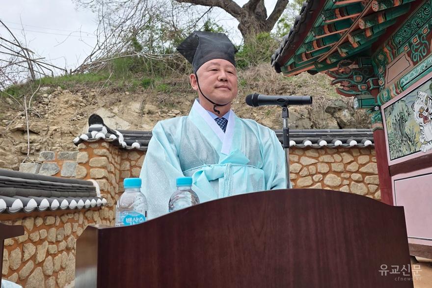 문중회장.jpg